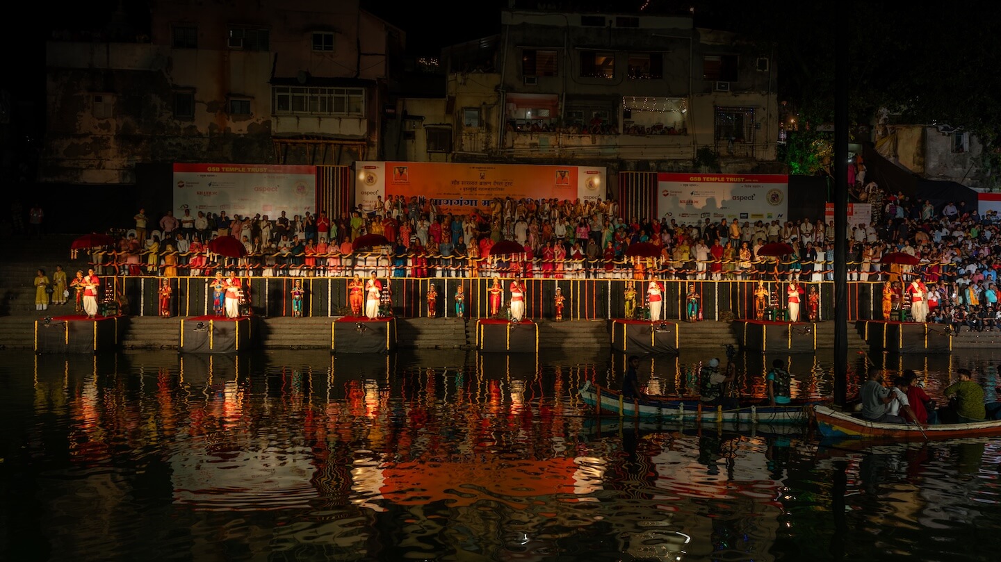 Devotees united